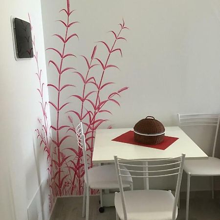 Appartamento Rubino - Lovely Little Flat 3 Minutes From Golf Club 5 Minutes From Lake ソイアーノ・デル・ラーゴ エクステリア 写真
